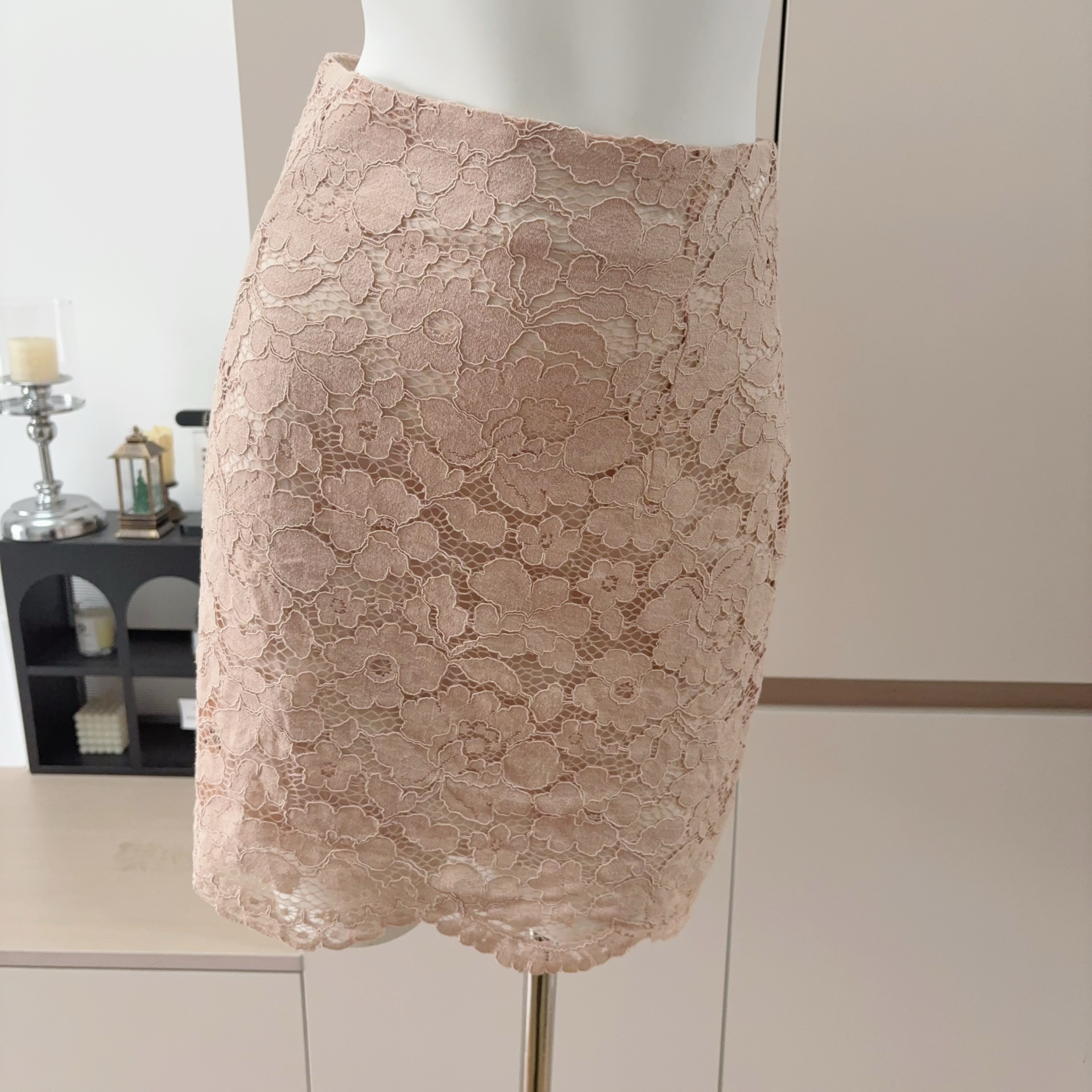 Women's Two-Piece Knit Top and Lace Bodycon Skirt Set with V-Neck Long Sleeves - Image 4