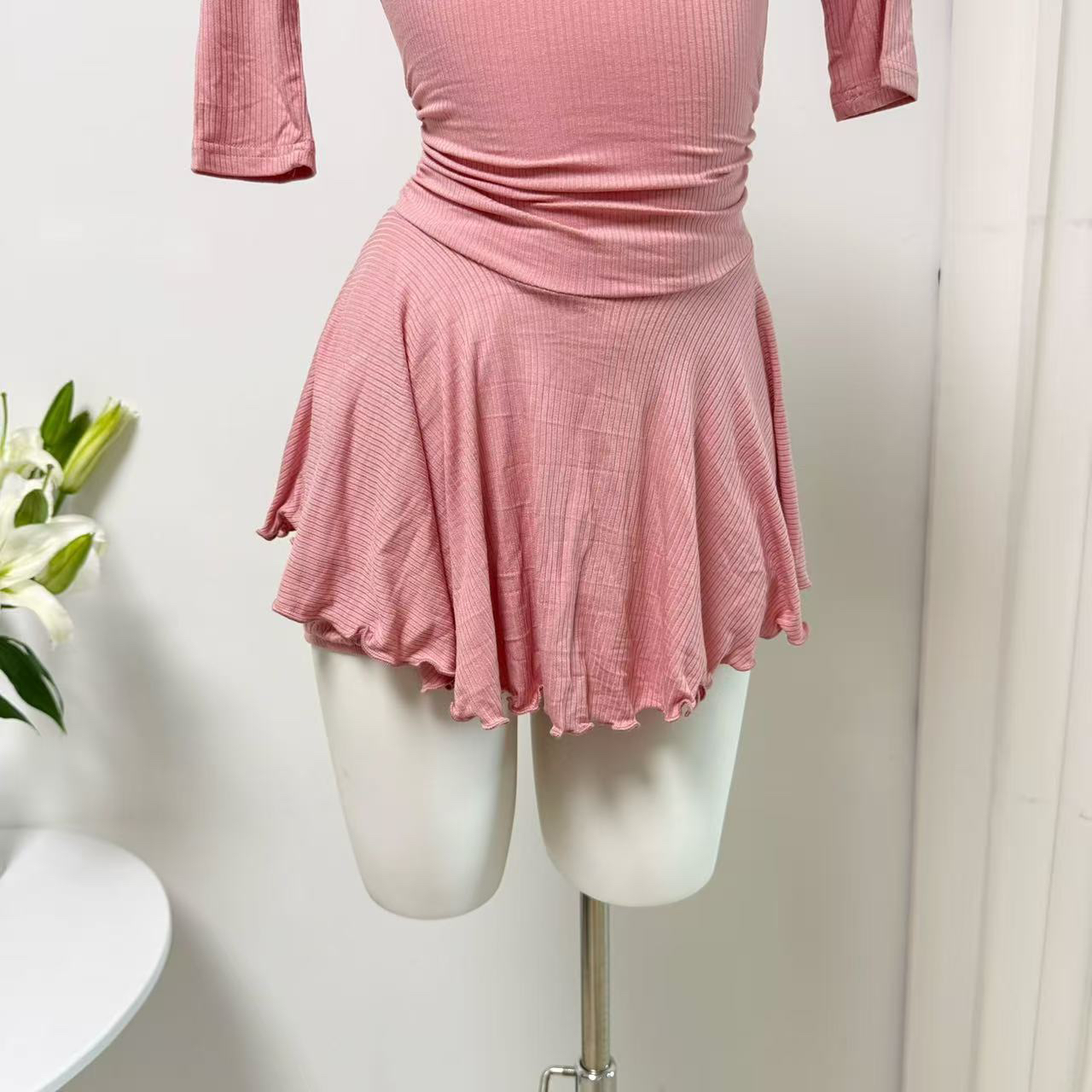 Women's Two-Piece Knit Dress and Bloomers Set with Flattering Silhouette - Image 3