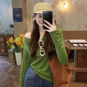 Green One-Shoulder Long-Sleeve Knit Top for Women Chic Loose Slimming Early Autumn
